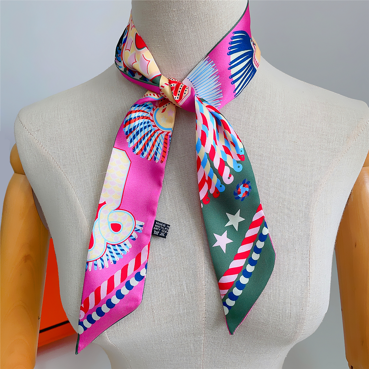 Brand Design Twill 100% Silk S - đánh giá và giá Face Scarf Mask