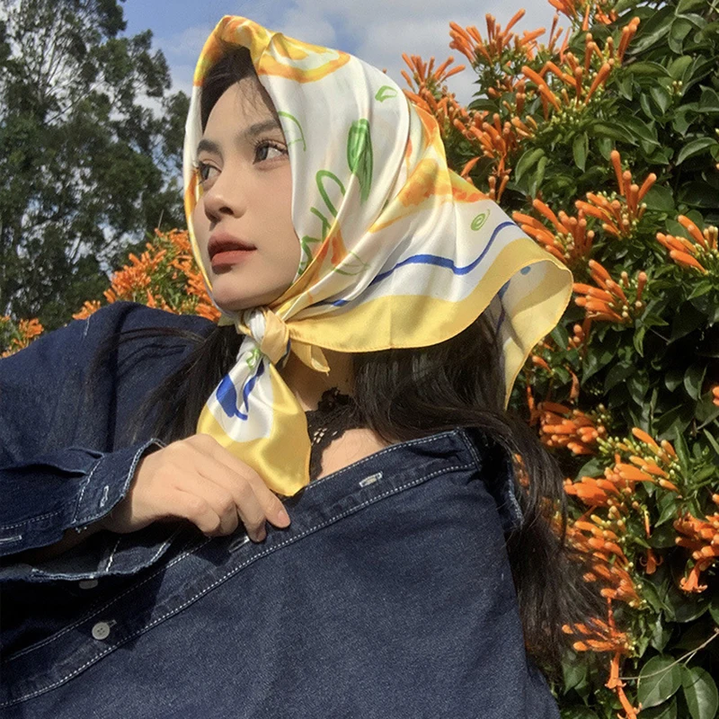70cm Square Lemon Print Yellow - đánh giá và giá Ascot Neck Scarf