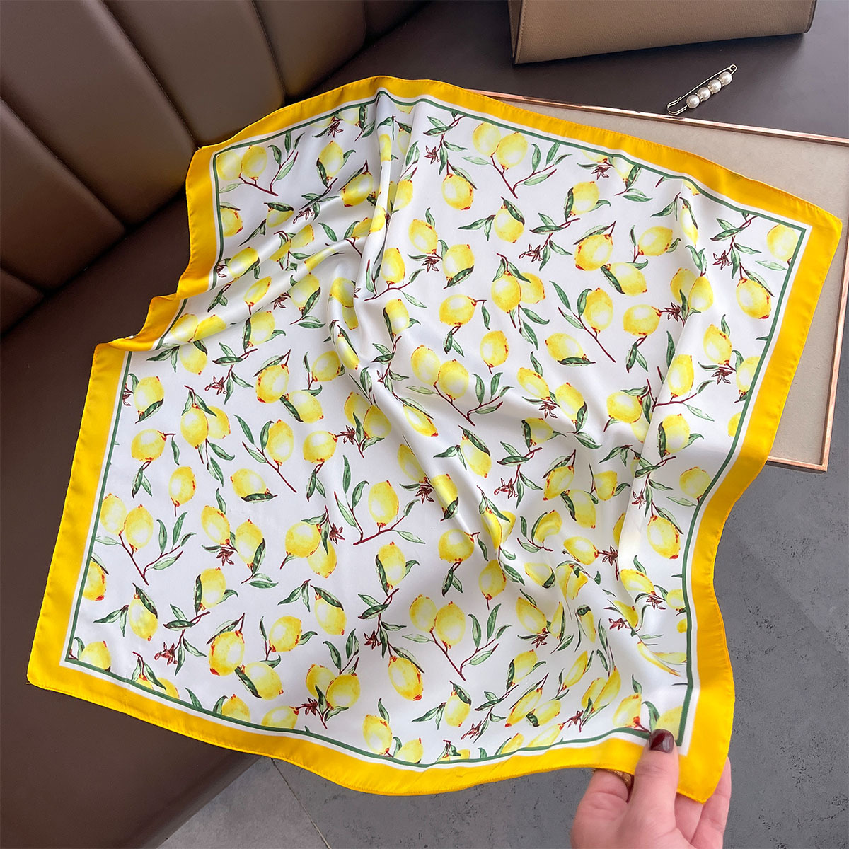 2025 New Yellow Lemon Print Sq - đánh giá và giá Ascot Neck Scarf