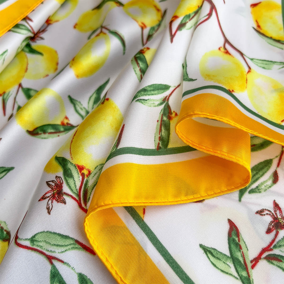 2025 New Yellow Lemon Print Sq - đánh giá và giá Ascot Neck Scarf
